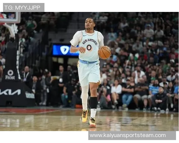 凯尔登约翰逊高效表现9投7中三分2中1贡献19分6篮板1助攻