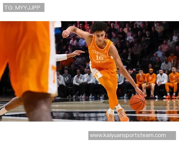 小凯文波特半场表现出色9投7中贡献17分3篮板4助攻2抢断1盖帽